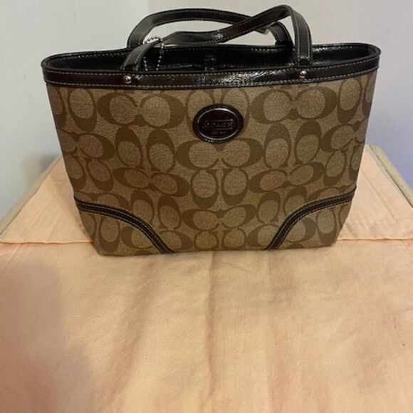 Coach Peyton F47367 Khaki/ Mahagony Coated Canvas trimmed in patent leather tote - Picture 1 of 7